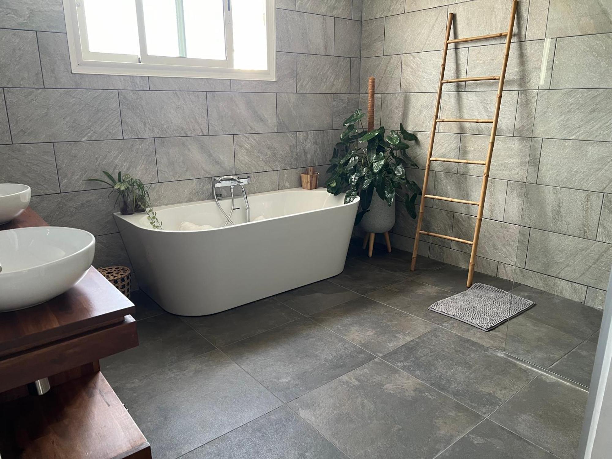 Villa Etang Sale Les Bains Avec Piscine Privee Екстериор снимка